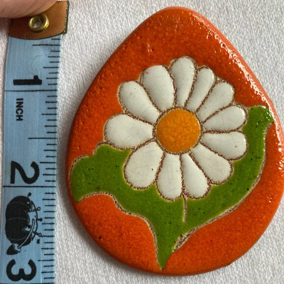 Handmade 70's Ceramic Daisy Pendant - Picture 2 of 6